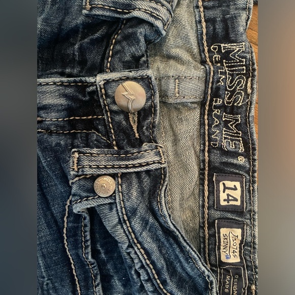 Girls Miss Me Jeans - Picture 3 of 4